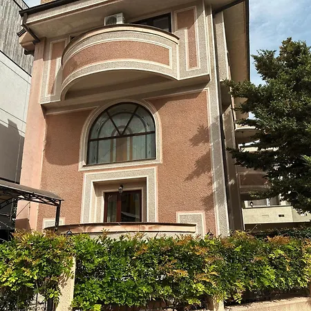 Aparthotel Hillside Garden By Sienna