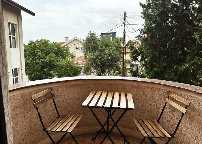 Hillside Garden By Sienna 3*